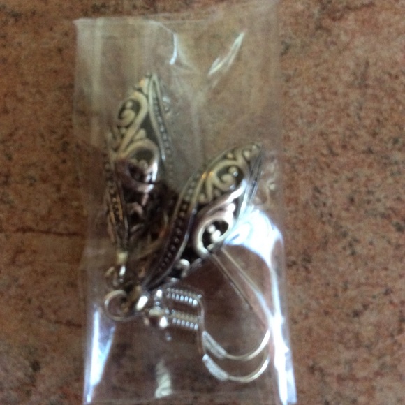 💕just in beautiful silver drop earrings 💕 - Picture 3 of 3